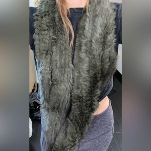 Jocelyn infinity neck scarf in green with ombré look